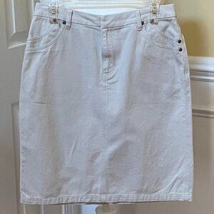 Liz Claiborne Size 6 Buff Color Slim Skirt, Double Front Pockets, 100% Cotton